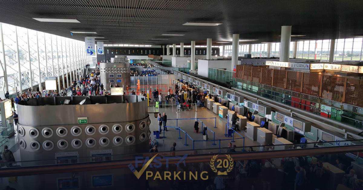 Banchi check-in dell'aeroporto di Catania Fontanarossa, foto d'esempio non della struttura Fast Parking