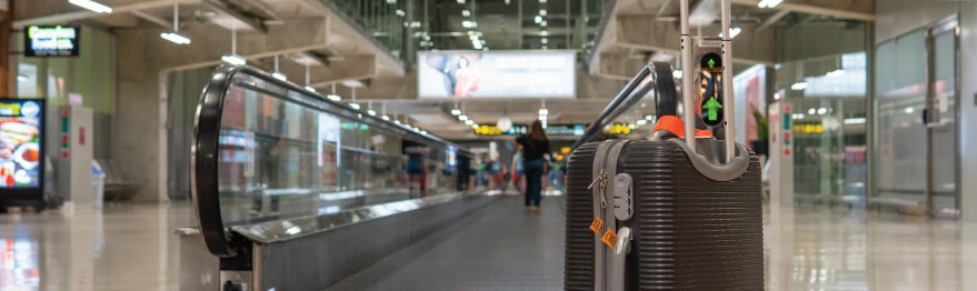 prepararsi per un viaggio in aereo 